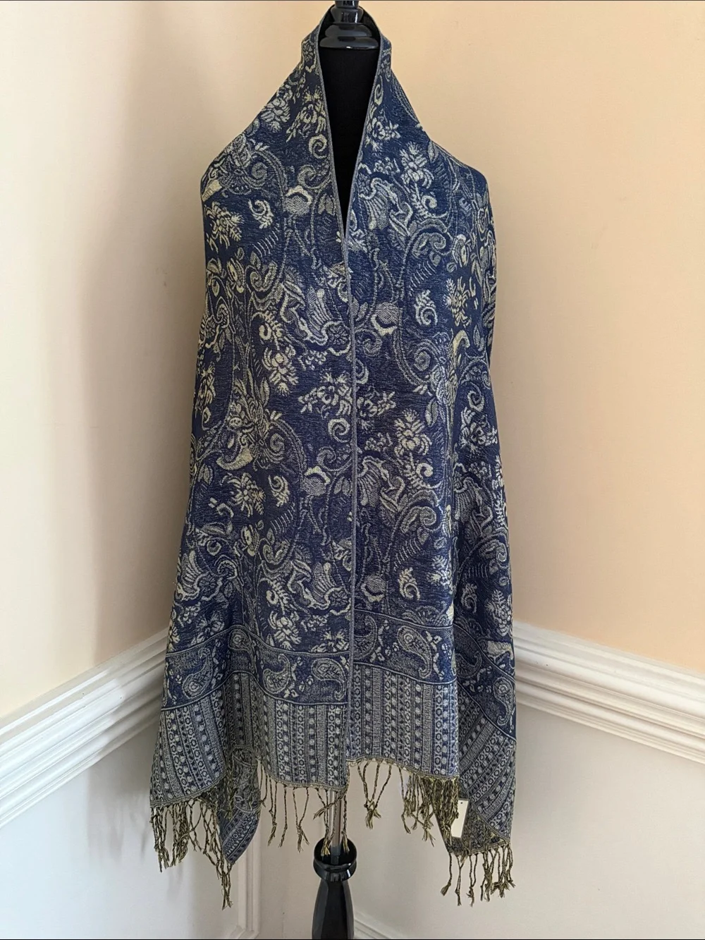 NWT‎ Allover Metallic Floral Navy Blue Paisley Woven Scarf Shawl One Size